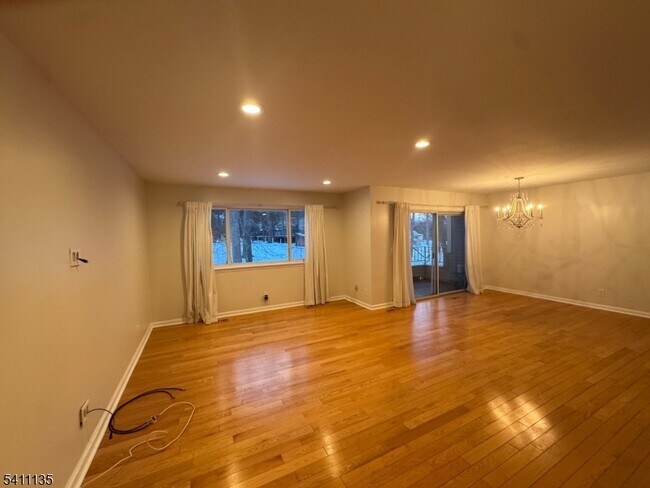 Building Photo - 50 W Lindsley Rd