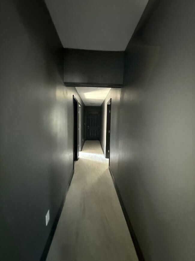 Building Photo - 2543 Pershing Ave