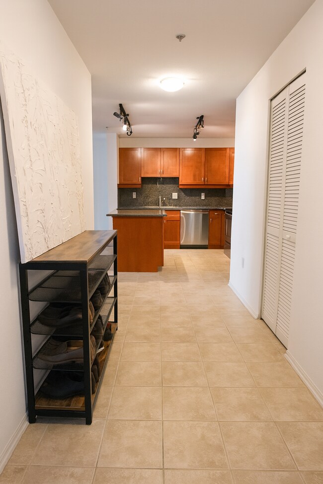 Building Photo - 1240 India St