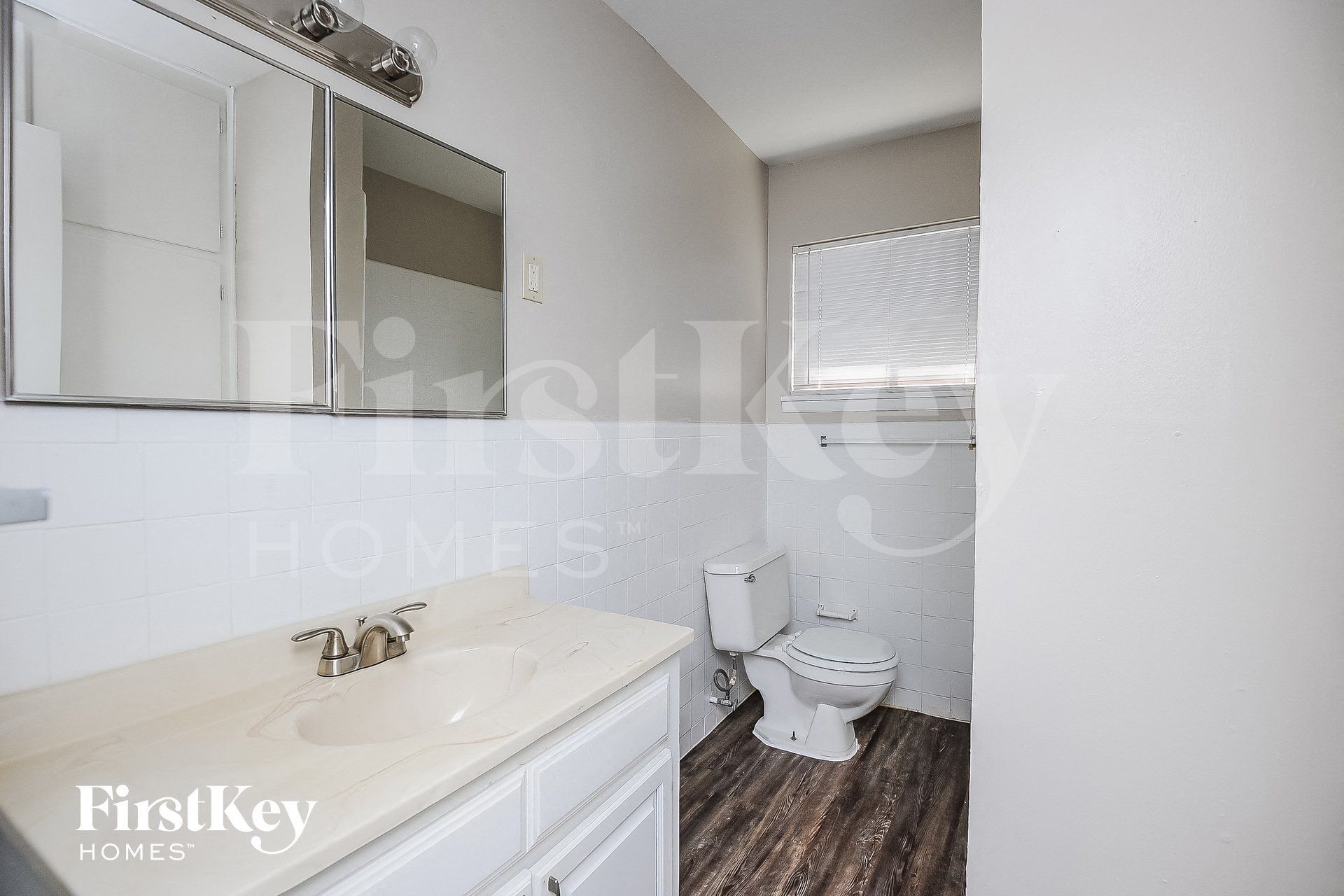 Building Photo - 1029 Usher St