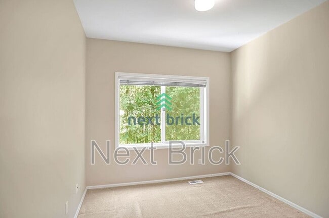 Building Photo - 11210 Slater Ave NE