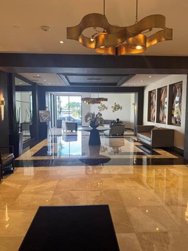 Building Photo - 20515 E Country Club Dr