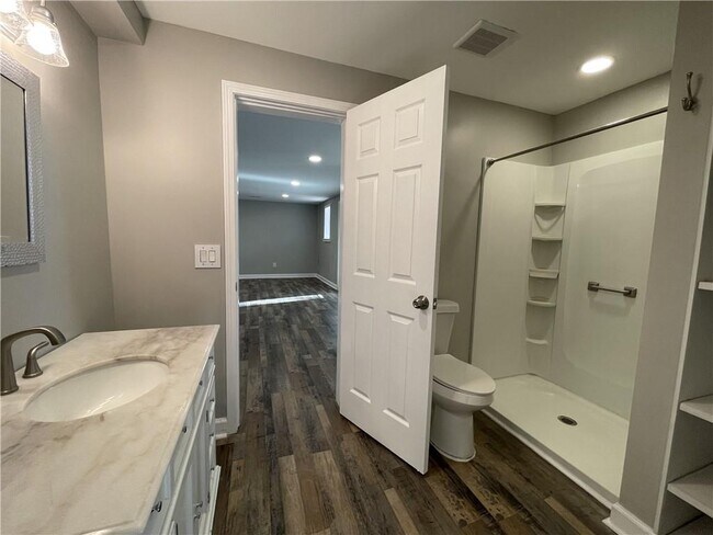 Building Photo - 3492 Point View Cir