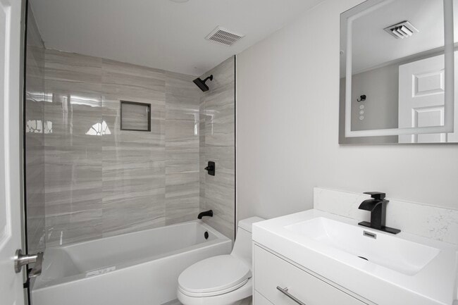 Building Photo - 4240 Village B Dr