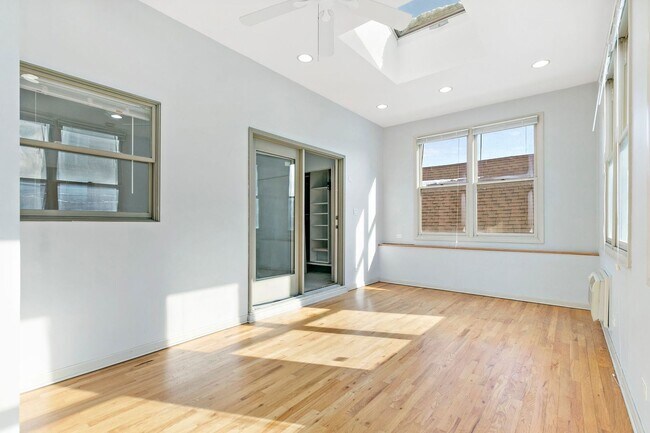 Building Photo - 2151 W Race Ave