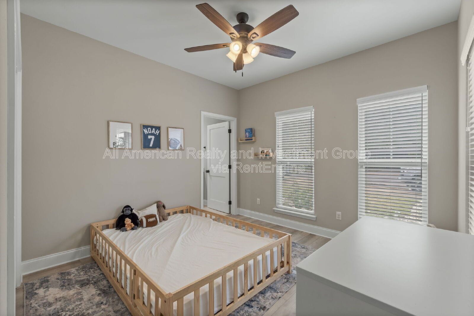 Building Photo - 33 8th Ave