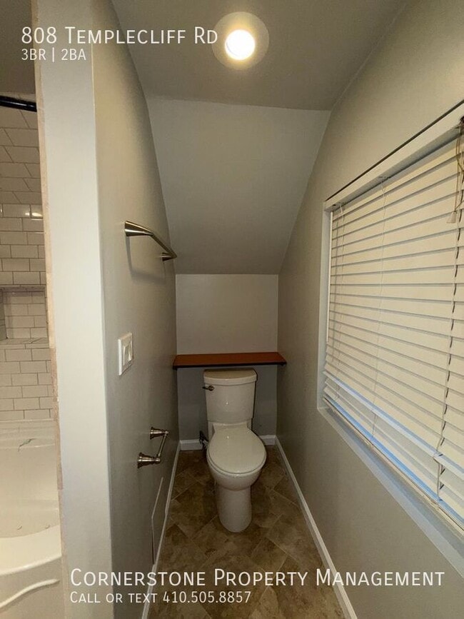 Building Photo - 808 Templecliff Rd