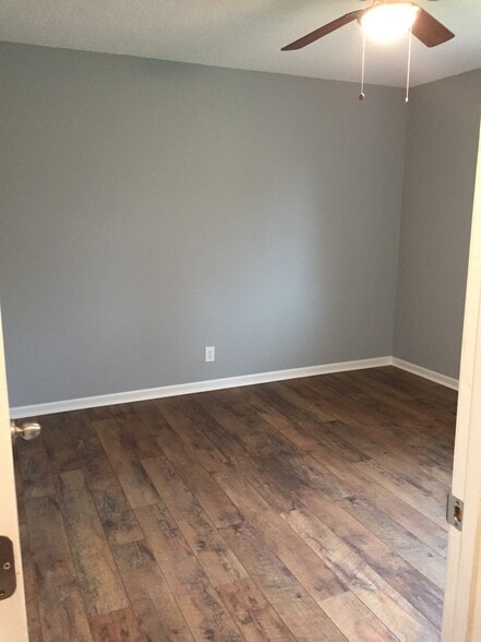 2nd Bedroom - 6816 Ray Rd