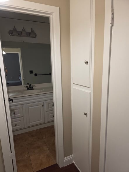 Bathroom - 330 S Mentor Ave