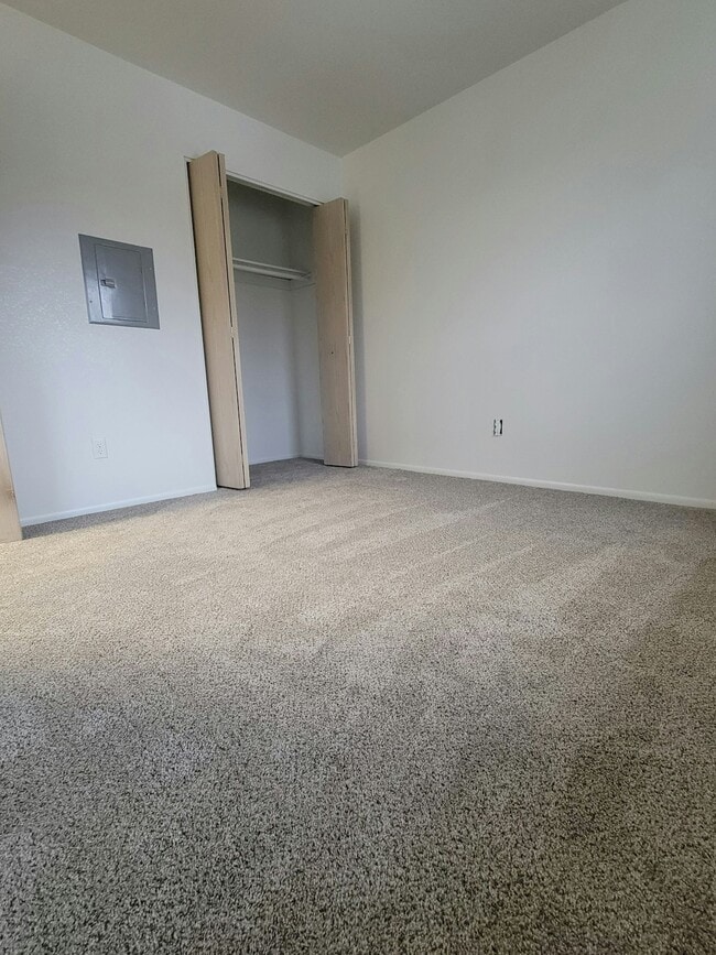 Building Photo - 597 Van Wey Cir