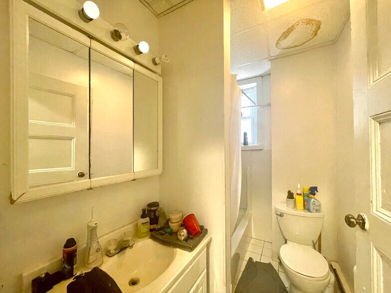 Primary Photo - 13 Perry St