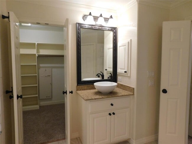 Building Photo - 4333 Lake Run Dr