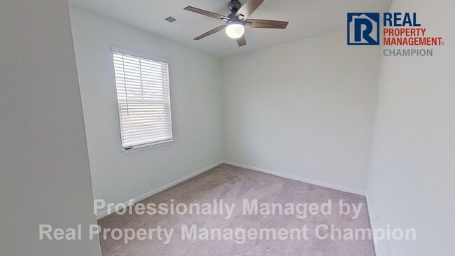 Building Photo - Beautiful 3 BD/2 BA Home in Porters Walk