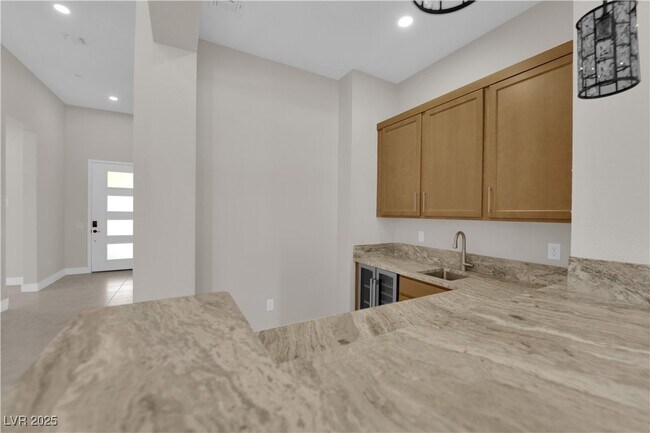 Building Photo - 11032 Rolling Vista Dr