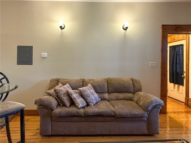 Building Photo - 1017 White Pl