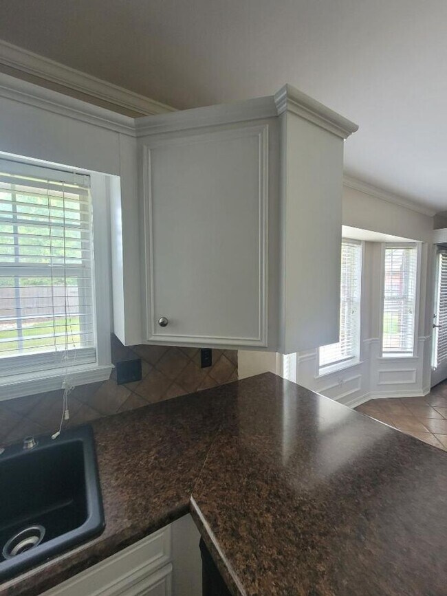 Building Photo - 1502 Winchester Dr