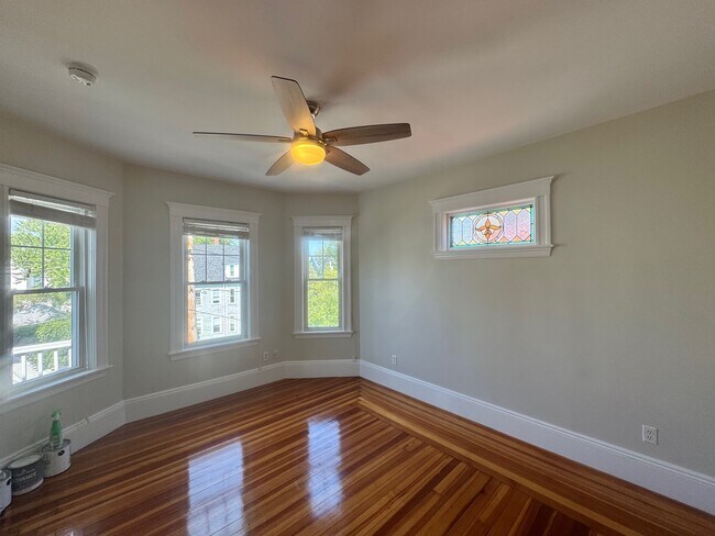 Building Photo - 86 Morrison Ave