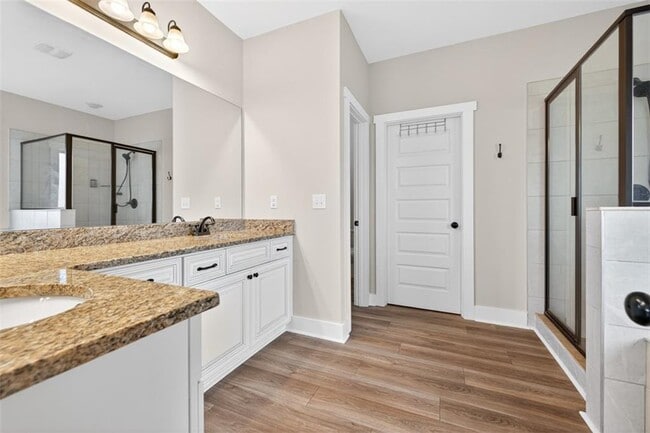 Building Photo - 612 Quail Ct