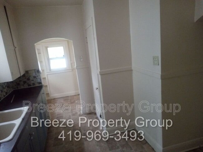 Building Photo - 2920 Elm St