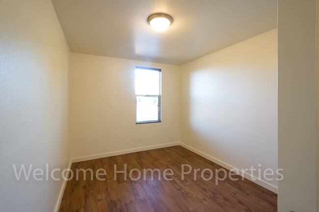 Building Photo - 808 W Alder St