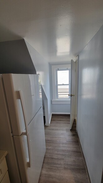 Building Photo - 397 Clifton Ave