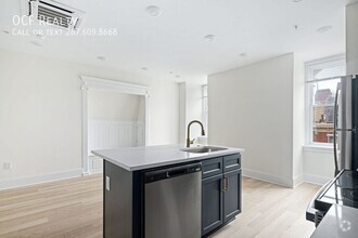 Building Photo - Modern Renovated Fairmount Studio Apartment