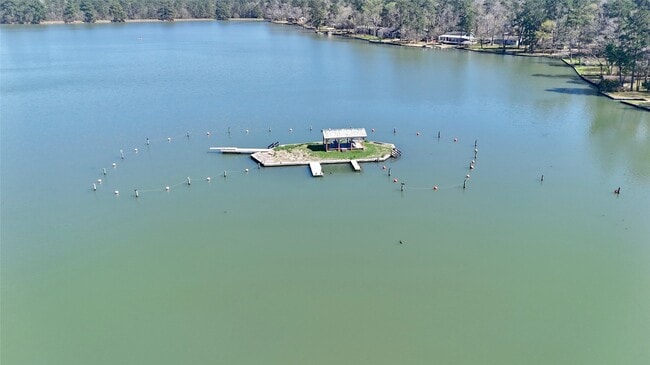 Building Photo - 13392 Southshore Dr