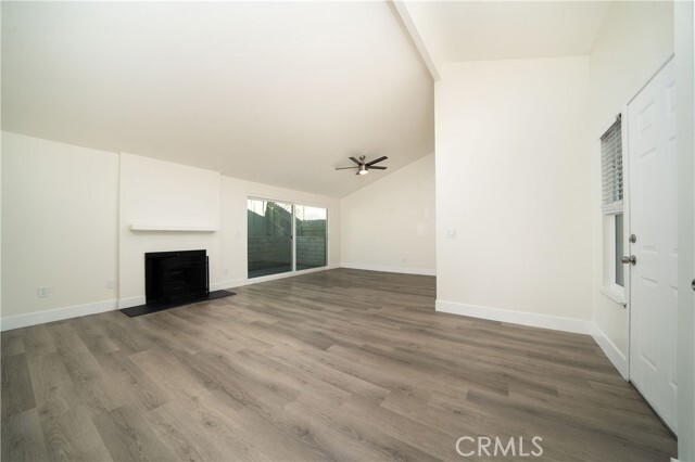 Building Photo - 652 Parkview Dr