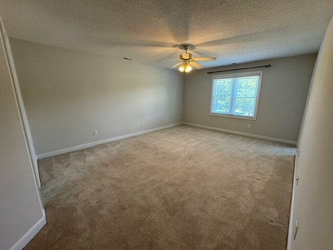 Building Photo - Fantastic Angier Home
