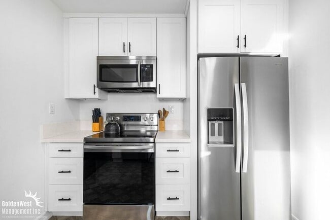 Building Photo - Modern 3Bdm 2Ba Unfurnished Downstairs Unit Located in the Heart of San Diego’s Vibrant Old Town ...