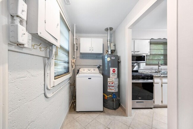 Building Photo - 234 N Hamilton St