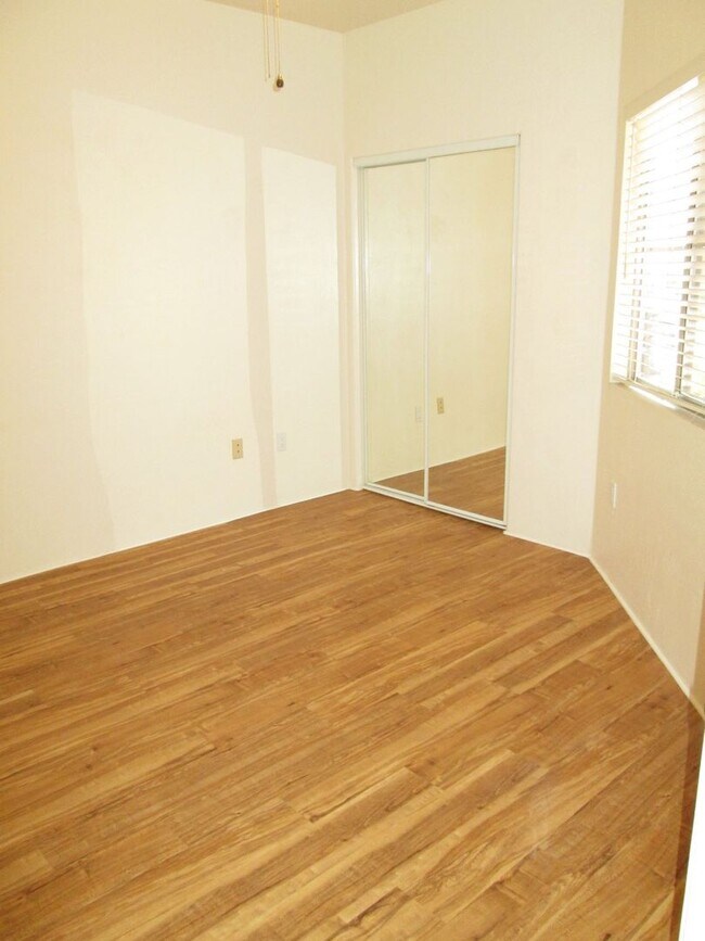 Building Photo - Unfurnished - 1 Year Rental