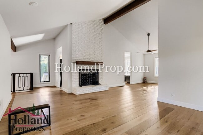 Building Photo - 3 Bedroom home in Aloha