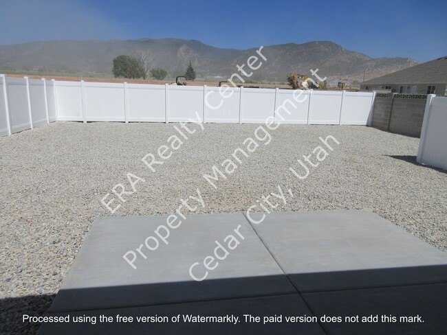 Building Photo - 2258 N 550 W