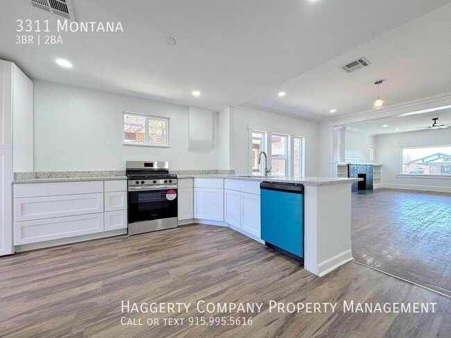 Building Photo - 3311 Montana-