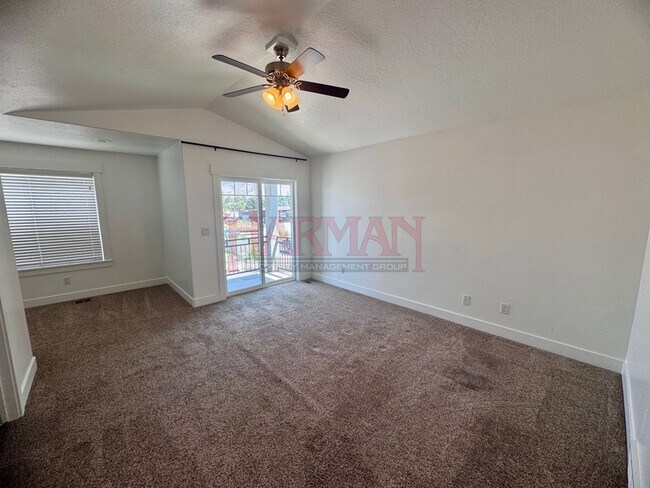 Building Photo - 1008 E 120 S