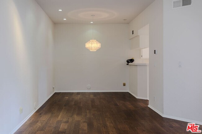 Building Photo - 5782 Oak Bank Trail