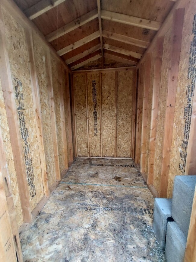 Building Photo - Available Now 3 bedroom, 2bath!!