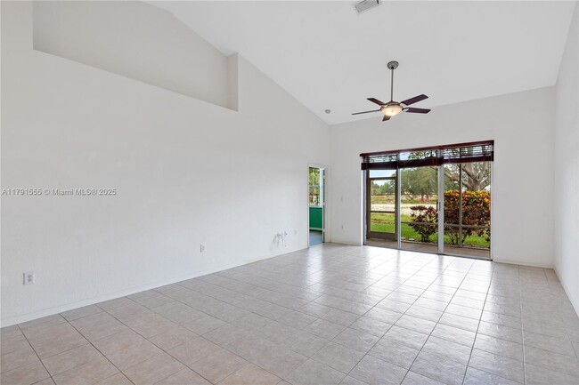 Building Photo - 2561 E Aragon Blvd