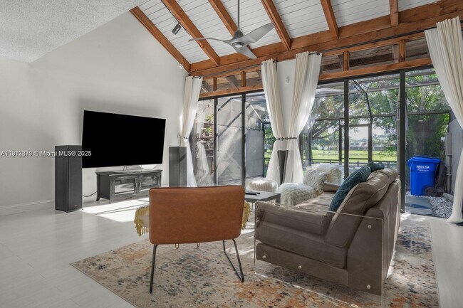 Building Photo - 1281 W Fairway Rd