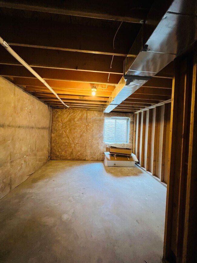 Building Photo - Luxury Rental