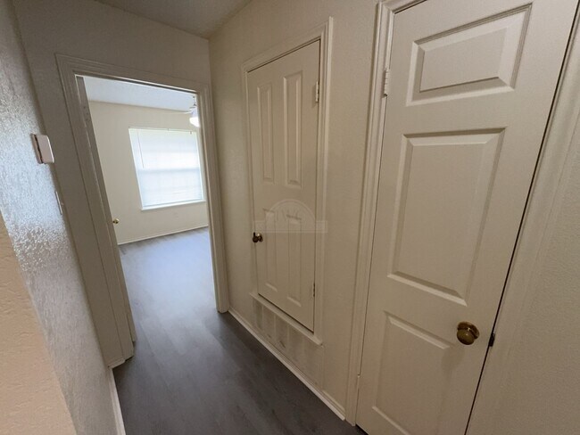 Building Photo - 4303 Fawn Dr