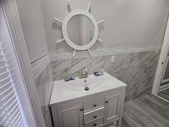 Building Photo - 4009 Ventnor Ave