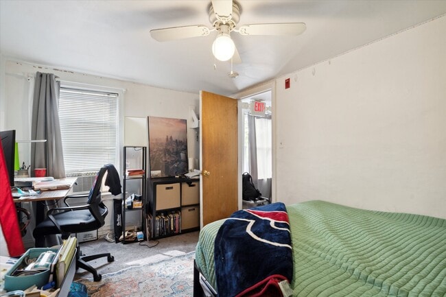 Building Photo - 3934 Delancey St