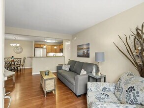 Building Photo - "Charming 1-Bedroom Apartment in San Diego's Vibrant Clairemont Neighborhood!"