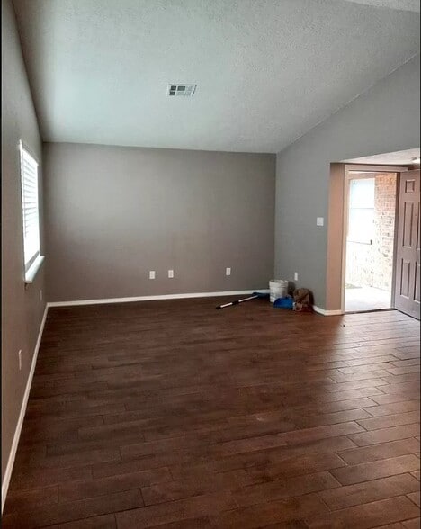 Building Photo - 6705 SW Beta Ave