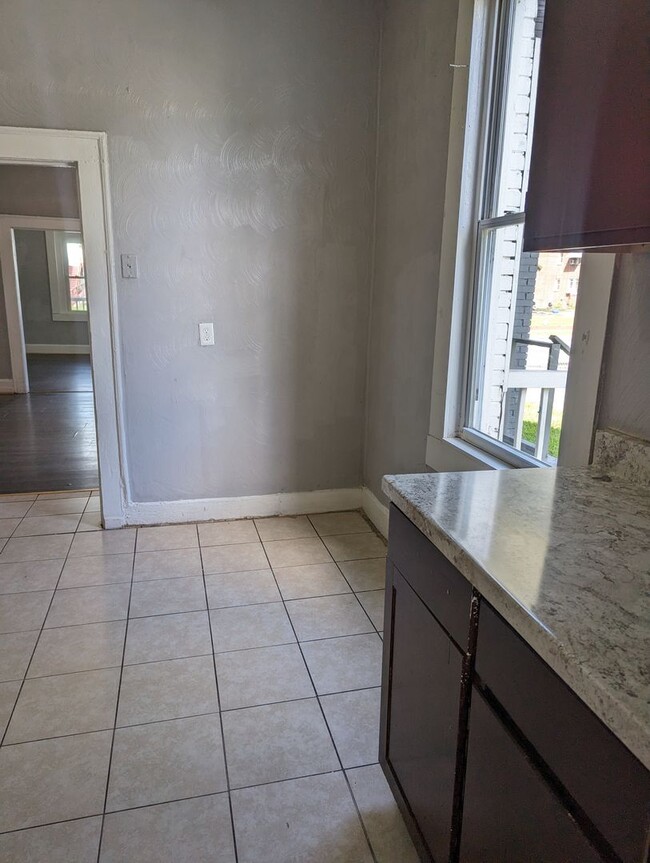 Building Photo - MOVE IN READY 4 Bedroom in the Heart of Po...