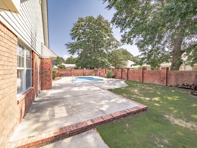 Building Photo - Pool! Now Available!