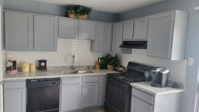 Building Photo - Reserve at Eagle Landing