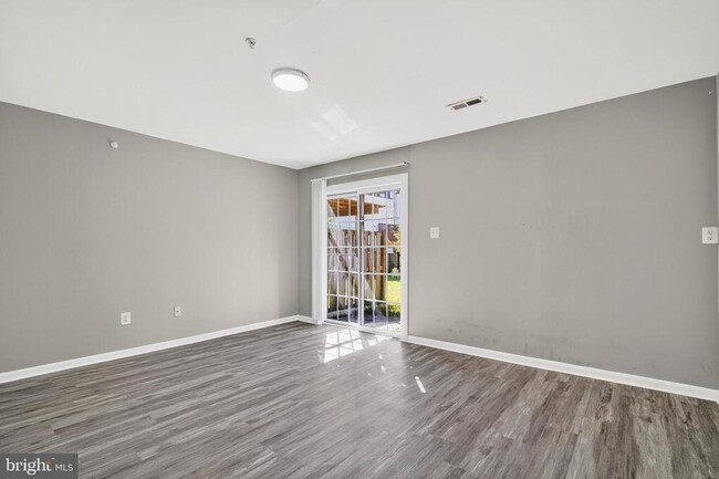 Building Photo - 3231 Halcyon Ct